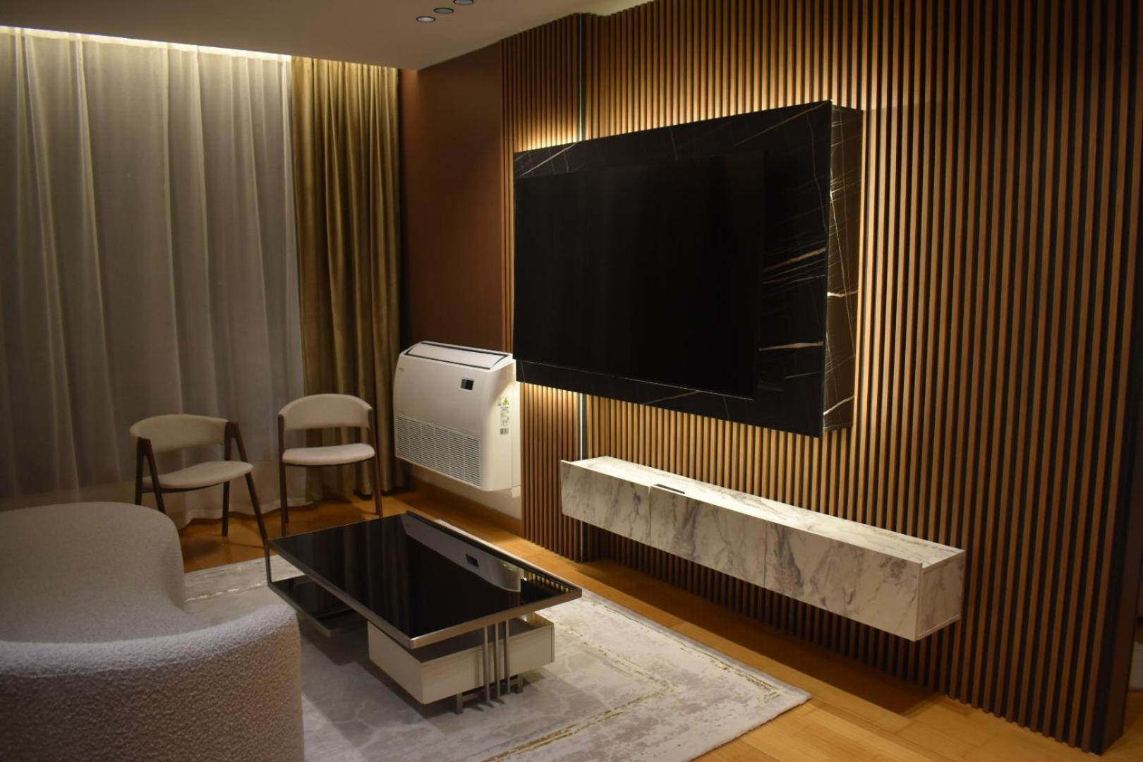 Emerald Luxury