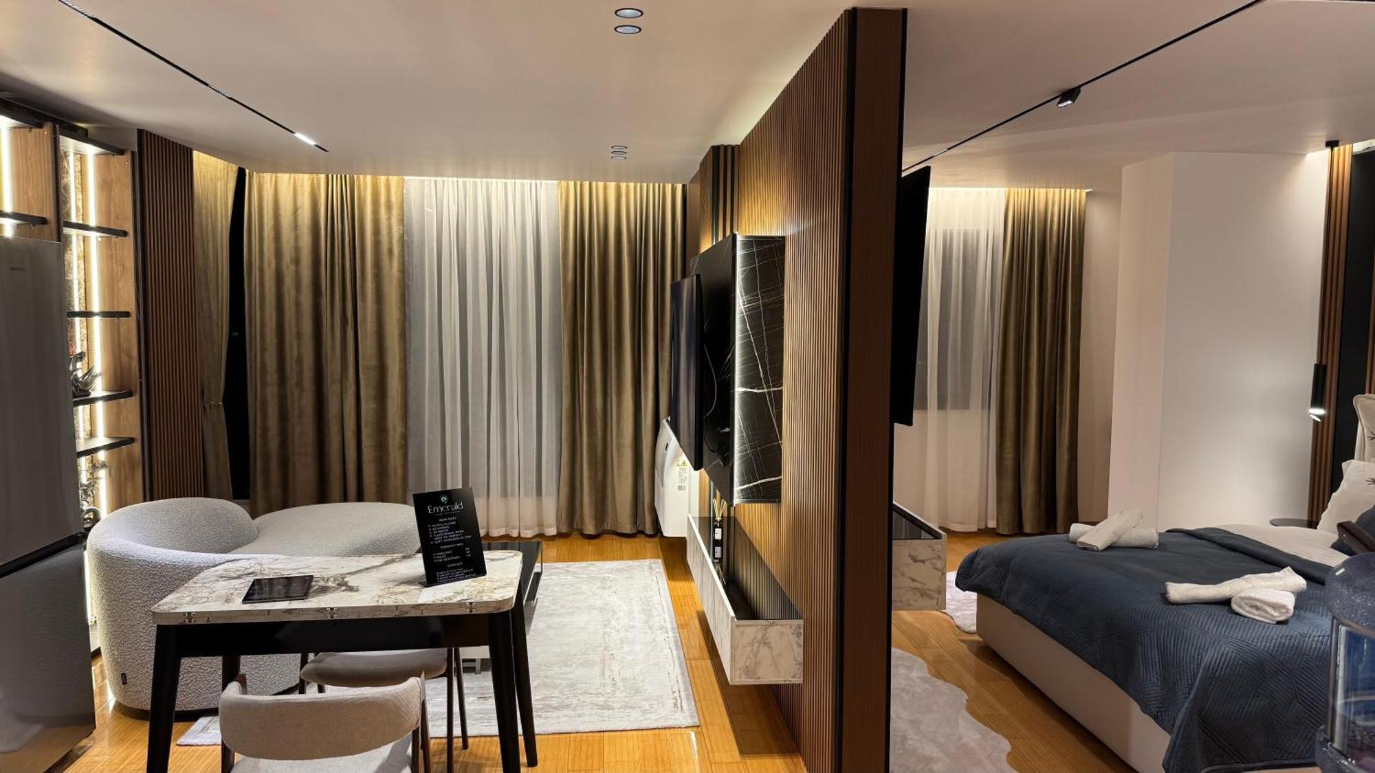 Emerald Luxury Apartamento